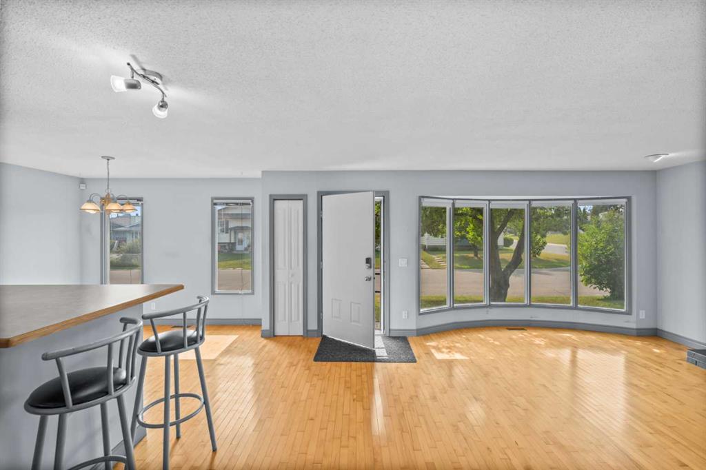 Fourth View of 52 Dover Ridge Court SE, Dover, Calgary, Alberta, T2B 2M8