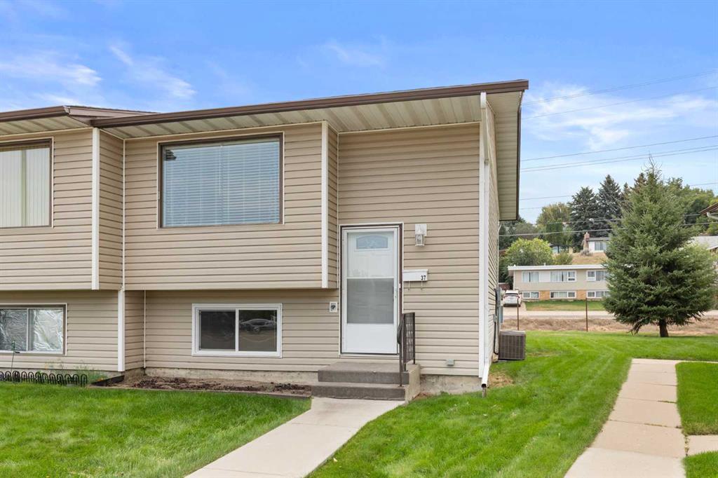 37 Link Court SW, A2255108, Alberta,