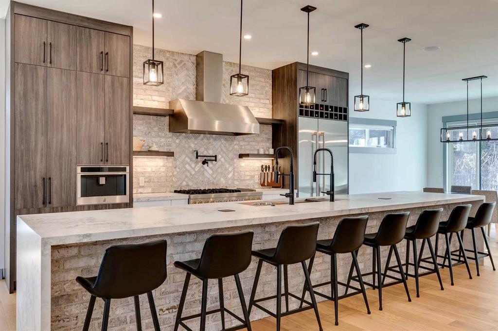 30 Roselawn Crescent NW, A2255132, Alberta,