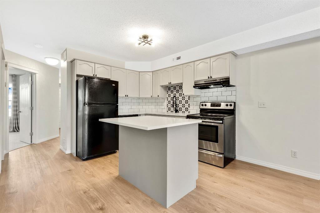 321, 103 Strathaven Drive , A2255179, Alberta,