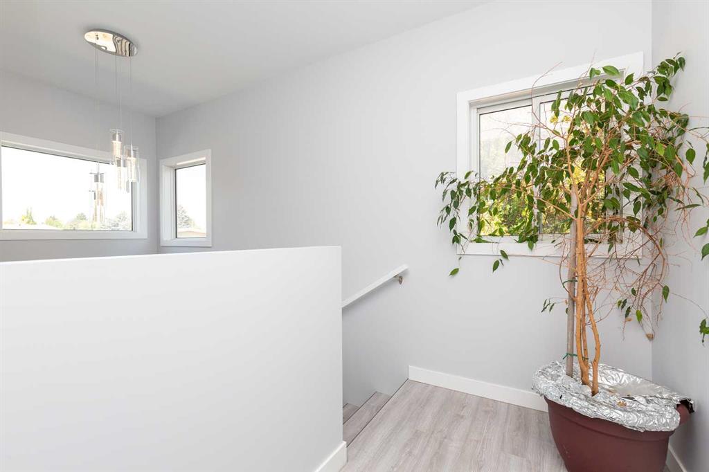 Fifth View of 1408 13 Street N, St Edwards, Lethbridge, Alberta, T1H 2T9
