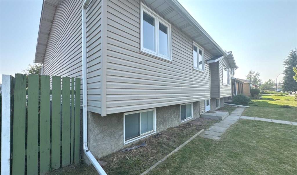 Fourth View of 932 Rundlecairn Way NE, Rundle, Calgary, Alberta, T1Y 2X2