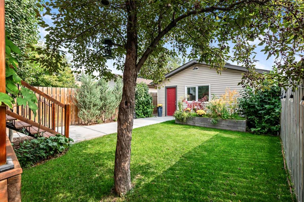 Third View of 4004 46 Street SW, Glamorgan, Calgary, Alberta, T3B 6P3
