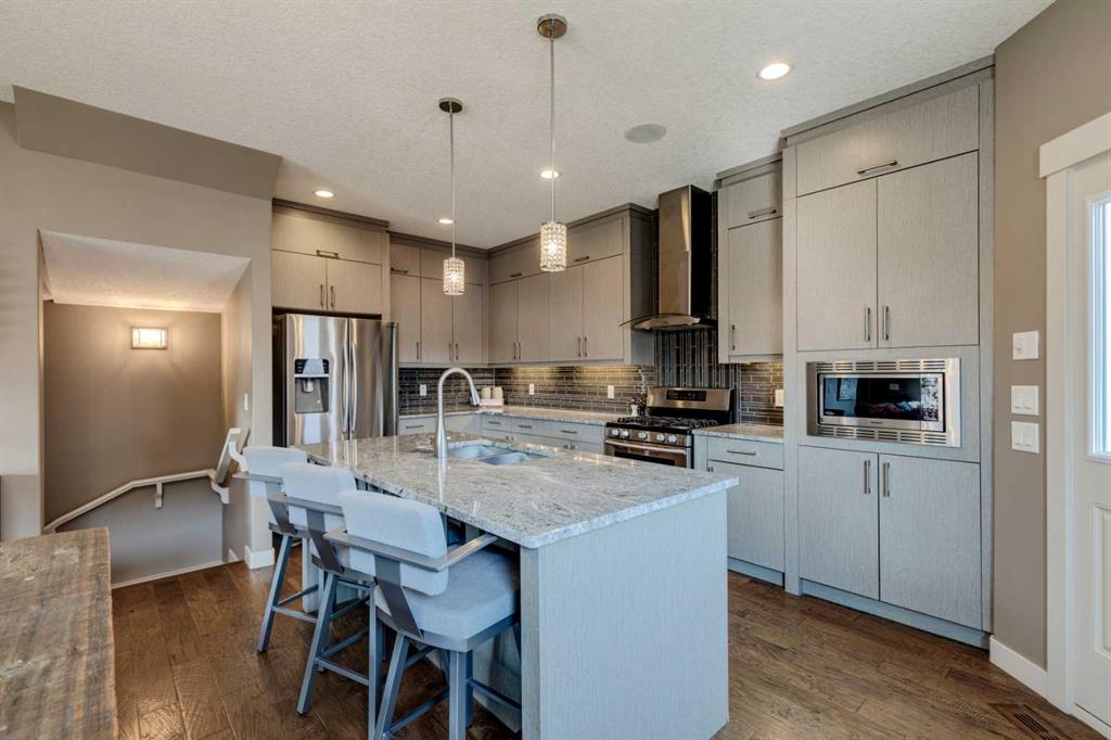 Fourth View of 2, 4613 17 Avenue NW, Montgomery, Calgary, Alberta, T3B 0P3