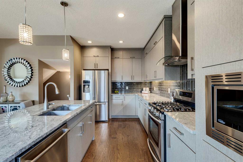 Fifth View of 2, 4613 17 Avenue NW, Montgomery, Calgary, Alberta, T3B 0P3
