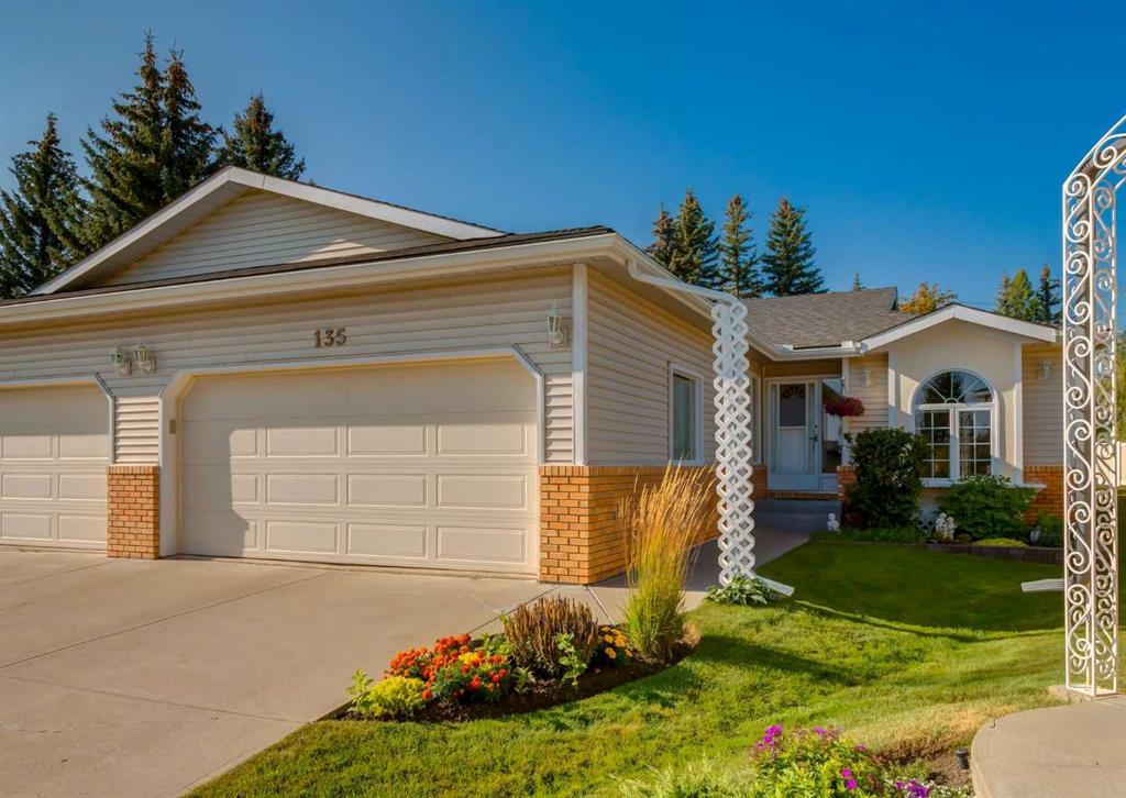 135 Shawnee Manor SW, A2255612, Alberta,