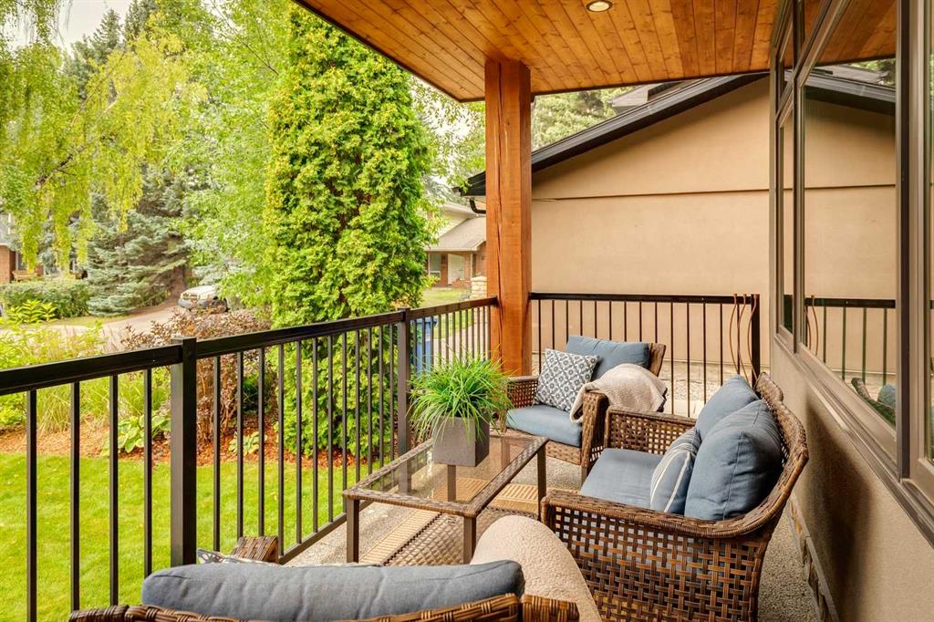 Fourth View of 16 Varal Place NW, Varsity, Calgary, Alberta, T3A 0A7