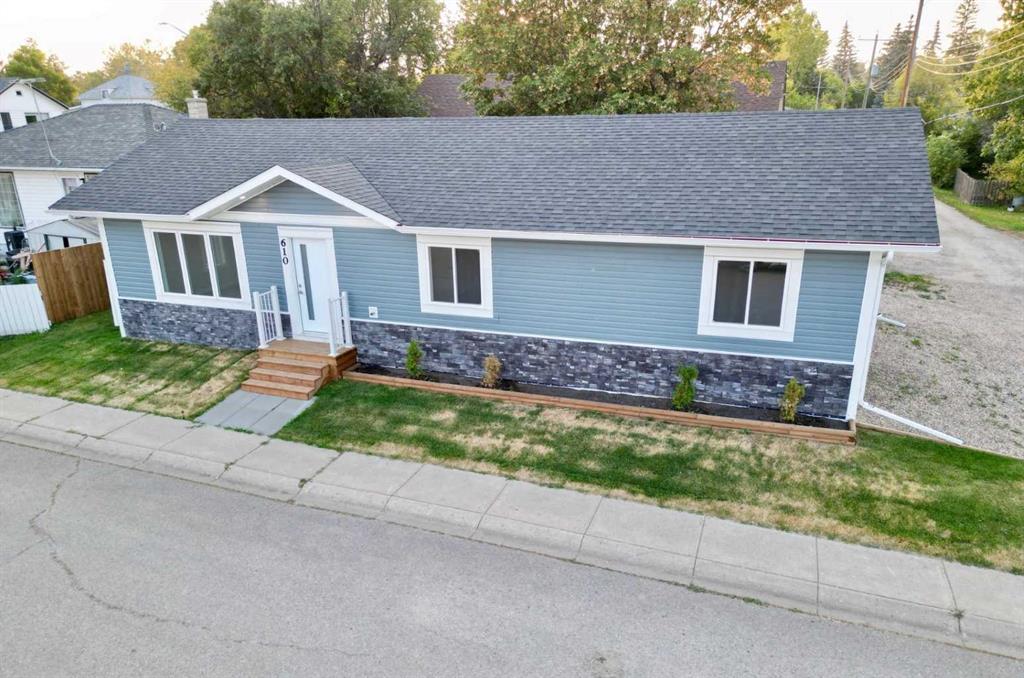 610 Bennett Avenue , A2255643, Alberta,