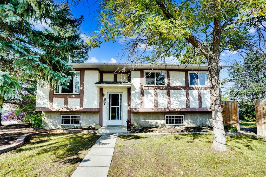 97 Alpine Crescent SE, A2255793, Alberta,