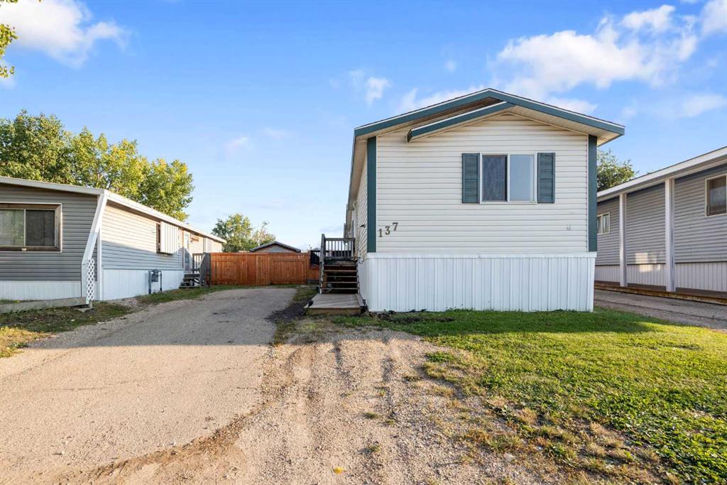 137 Grenfell Crescent , A2255794, Alberta,