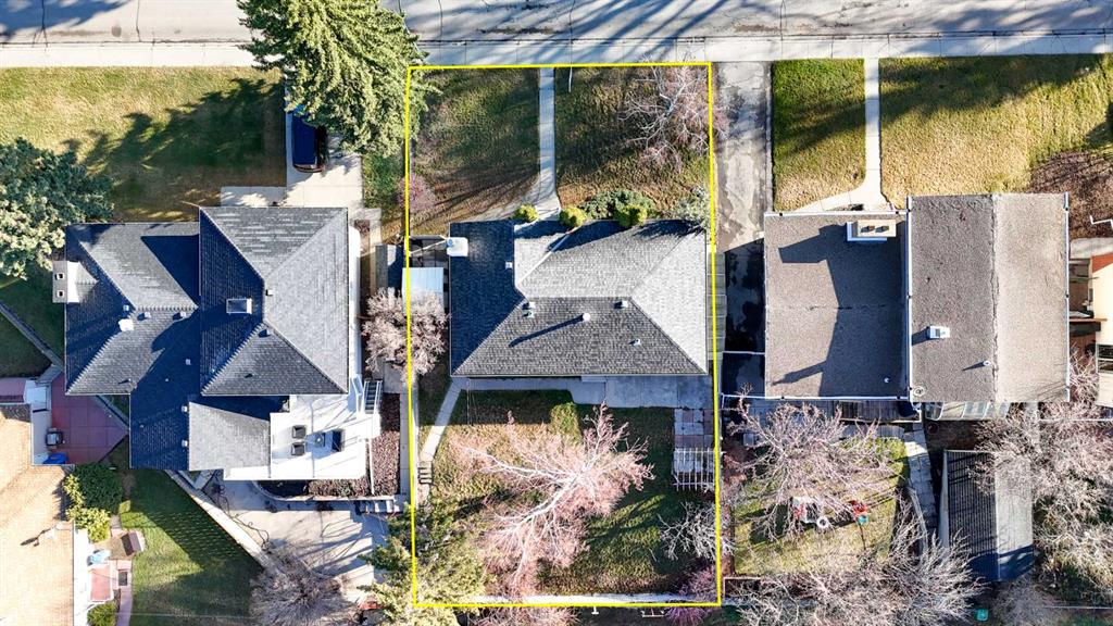 Main View of 43 canyon Drive NW, Collingwood, Calgary, Alberta, T2L0R2