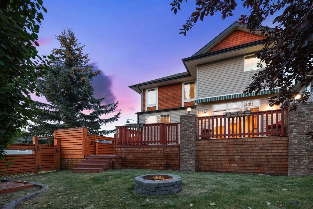 Fifth View of 7 Crestmont Drive SW, Crestmont, Calgary, Alberta, T3B 5W4