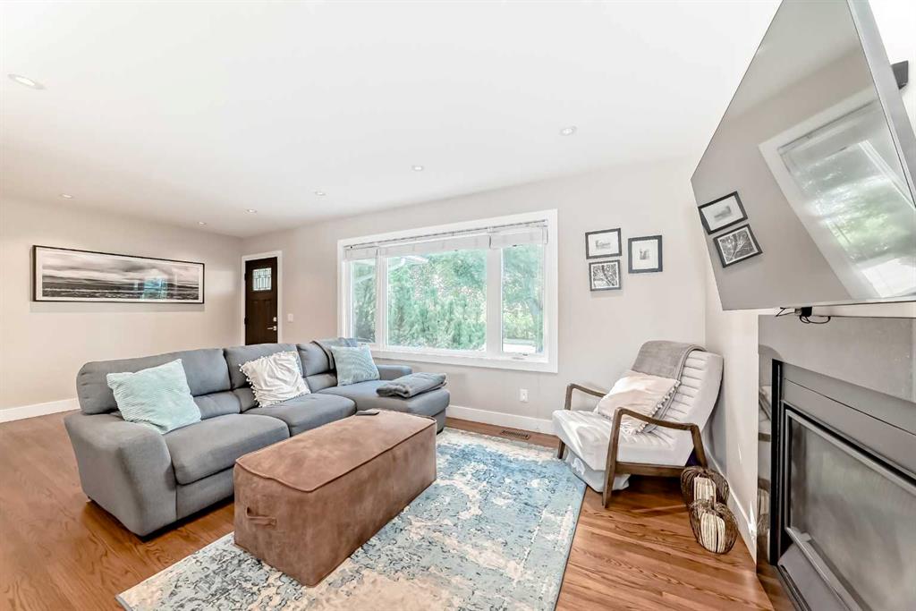 Second View of 2712 32 Avenue SW, Richmond, Calgary, Alberta, T2E 0W2