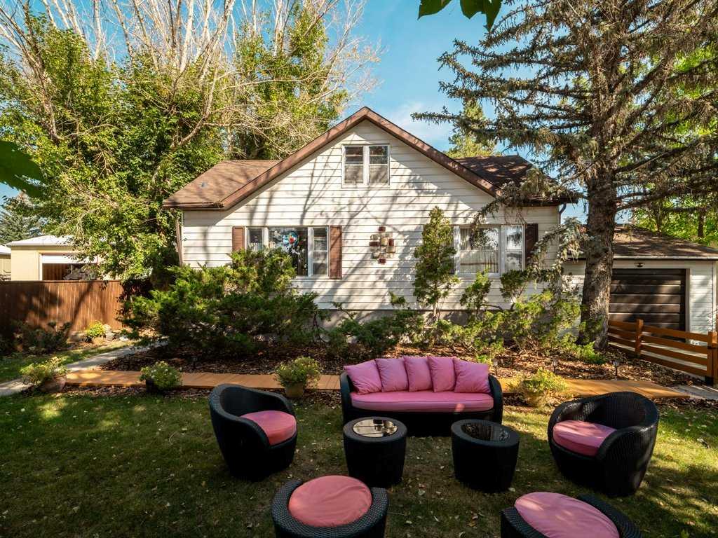 121 Center Avenue , A2256054, Alberta,