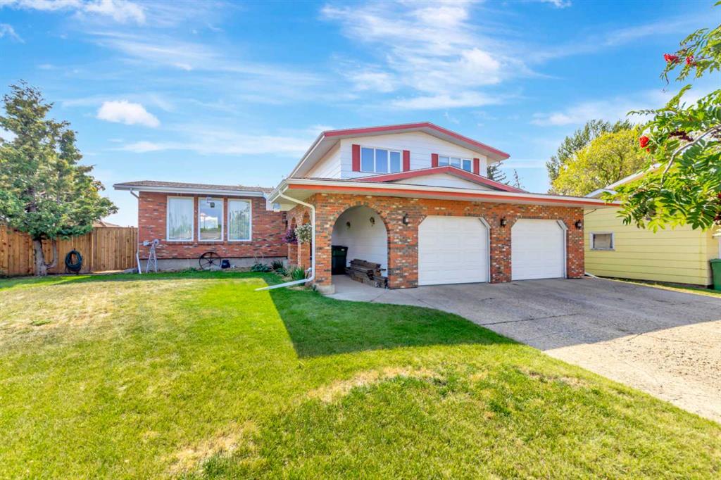 Second View of 5621 35 Street , Steele Heights, Lloydminster, Alberta, T9V 1S1