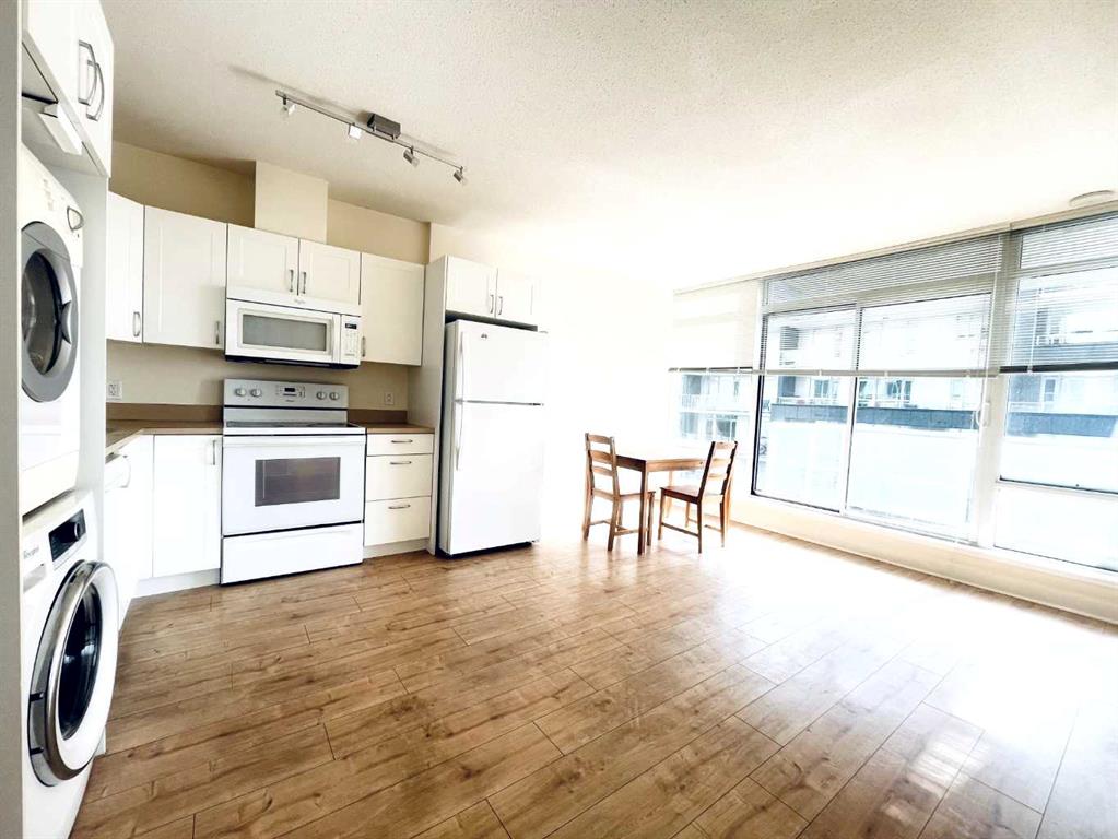 906, 10 Brentwood Common NW, A2256098, Alberta,