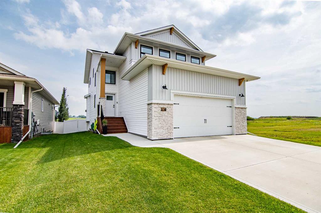 587 Robinson Avenue , A2256122, Alberta,