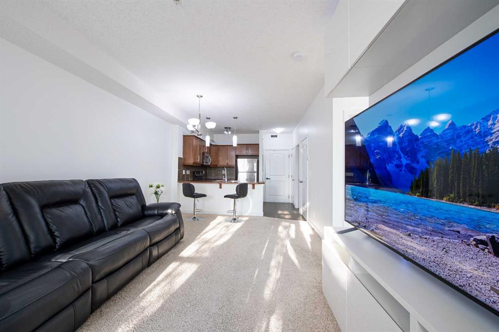 220, 15304 Bannister Road SE, A2256167, Alberta,