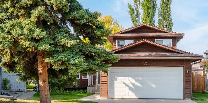 MLS® listing #105488411 for sale located at 15 Deer Bay SE