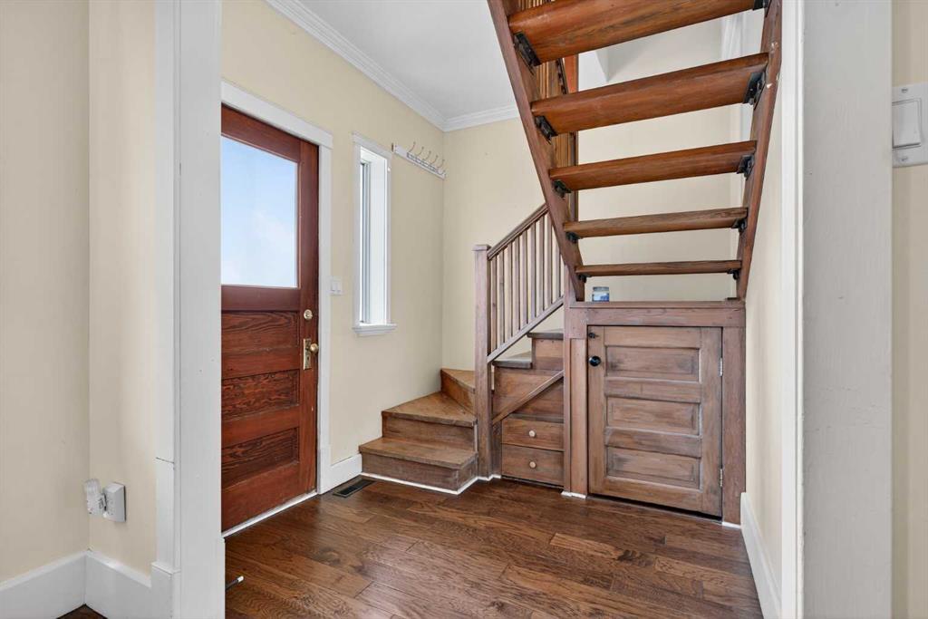 Fifth View of 722 20 Avenue NW, Mount Pleasant, Calgary, Alberta, T2M 1E1