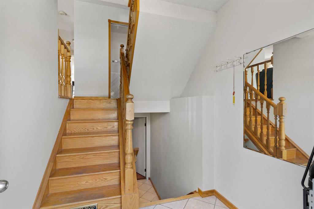 Fifth View of 89 Edgedale Drive NW, Edgemont, Calgary, Alberta, T3A 2R6