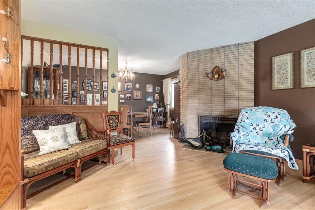 Fifth View of 274 Carragana Crescent NW, Charleswood, Calgary, Alberta, T2L 1B1