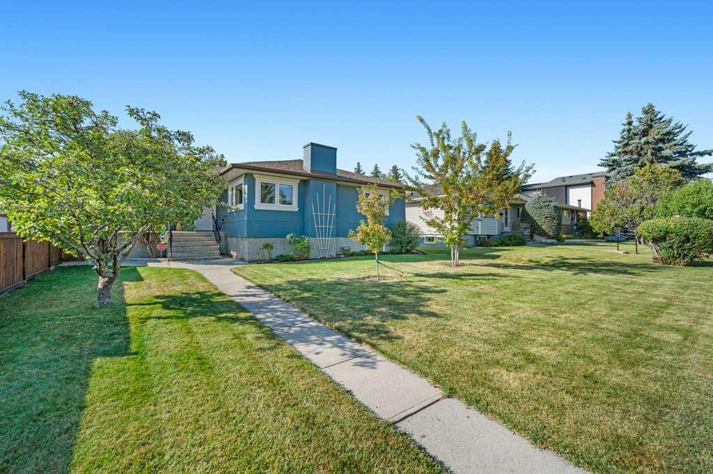 Second View of 1131 15 Avenue NE, Renfrew, Calgary, Alberta, T2E 1J4