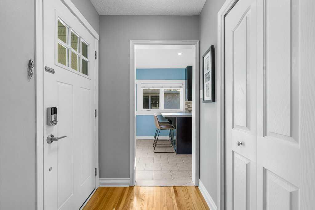 Fourth View of 1131 15 Avenue NE, Renfrew, Calgary, Alberta, T2E 1J4