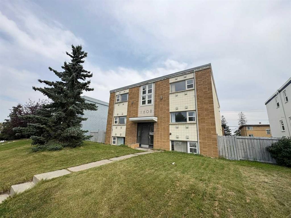 Third View of 1-6, 1608 38 Street SW, Rosscarrock, Calgary, Alberta, t3c 1t7