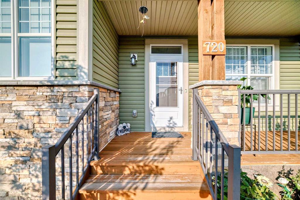 Fifth View of 720 Livingston Hill NE, Livingston, Calgary, Alberta, T3P 1K5