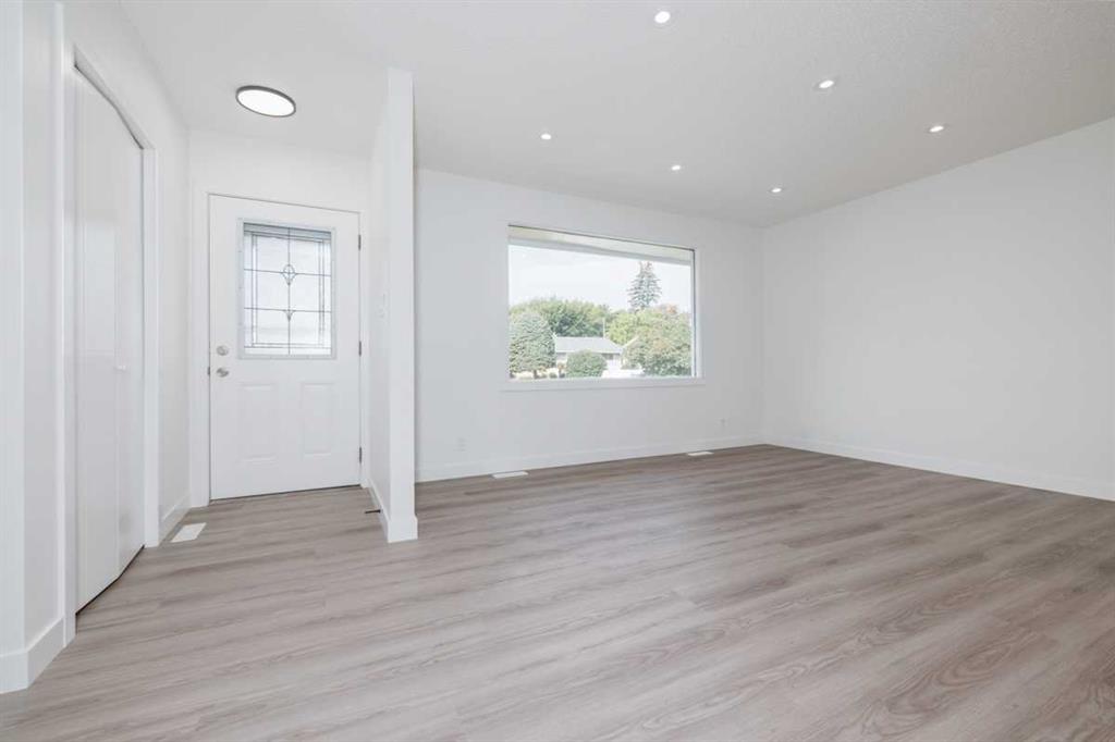 Fourth View of 2618 41 Street SE, Forest Lawn, Calgary, Alberta, T2B 1E1