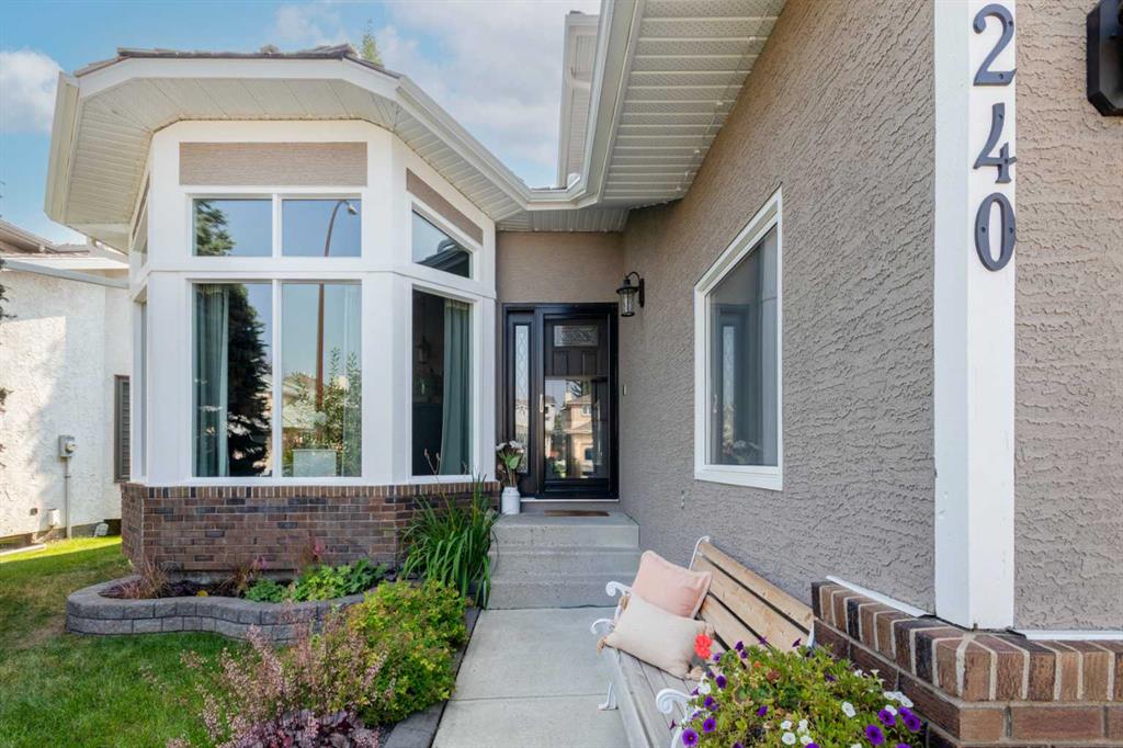 Fourth View of 240 Woodbriar Place SW, Woodbine, Calgary, Alberta, T2W 6B1