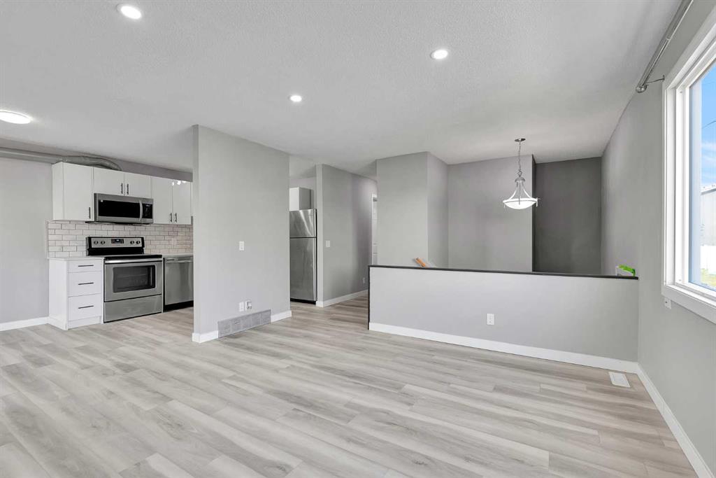 224 Pensville Close SE, A2256712, Alberta,