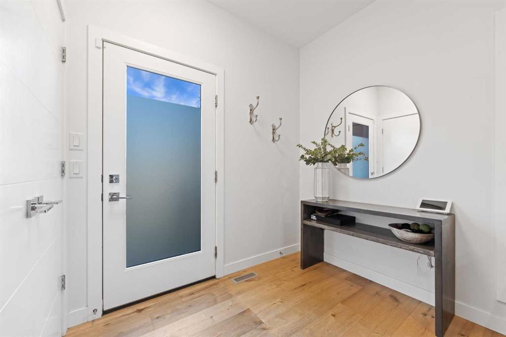 Fourth View of 2002 26A Street SW, Killarney/Glengarry, Calgary, Alberta, T3E 2C1