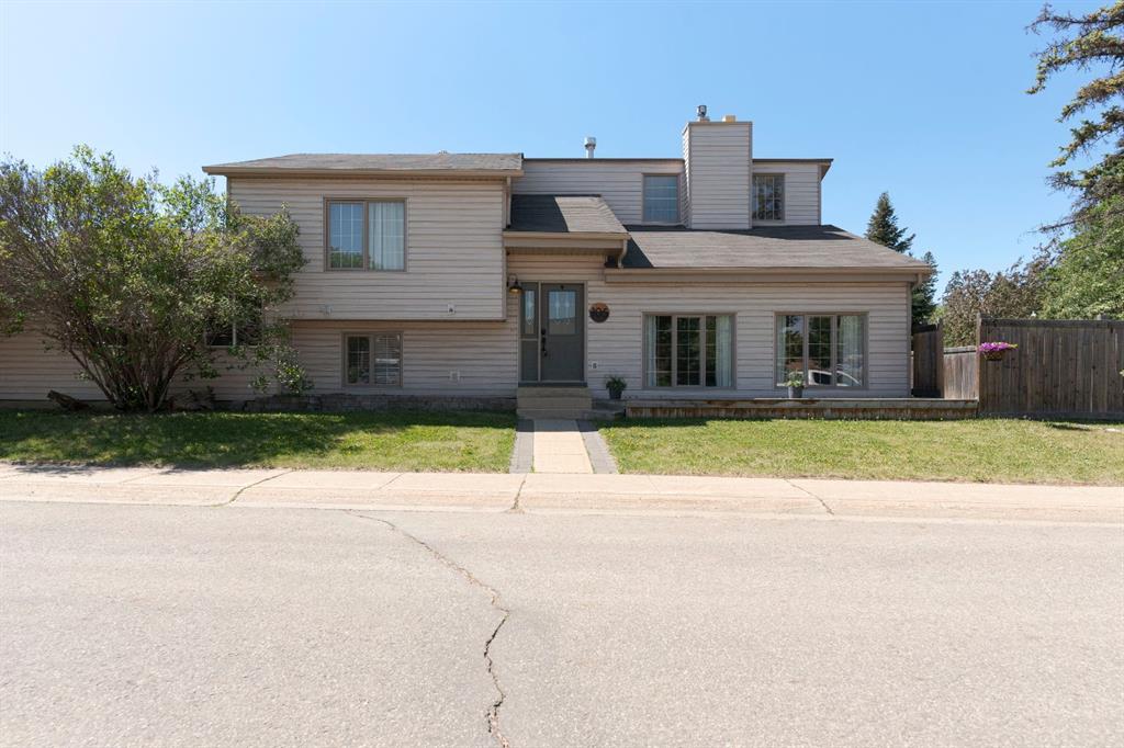 105 Whiteoak Garden , A2256872, Alberta,