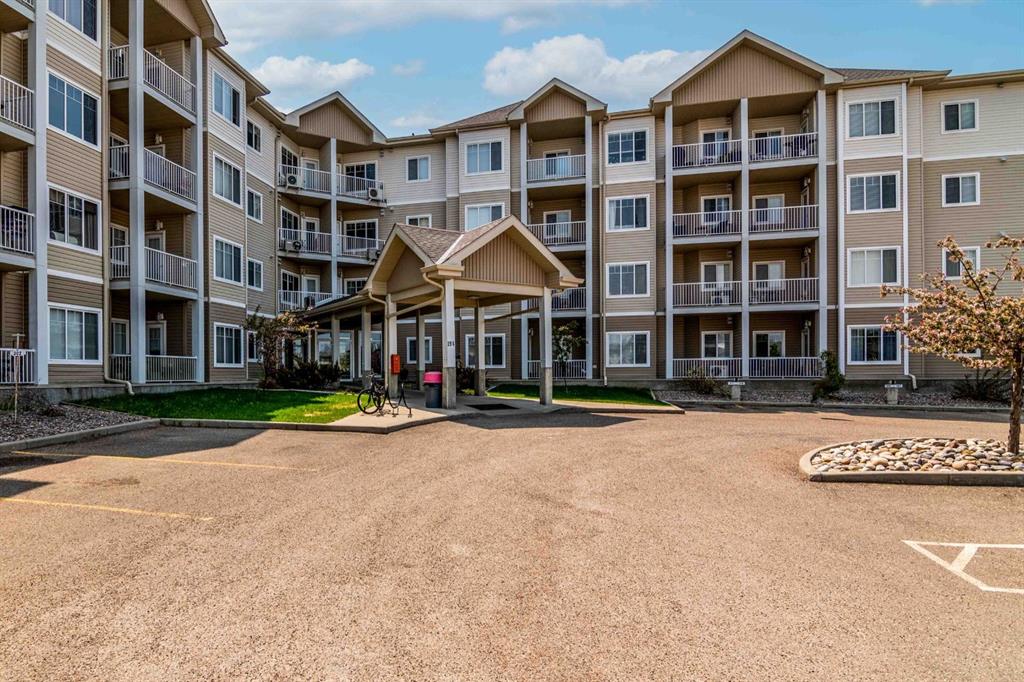 Third View of 210, 194 Sunrise Circle SW, SW Southridge, Medicine Hat, Alberta, T1B 4P4