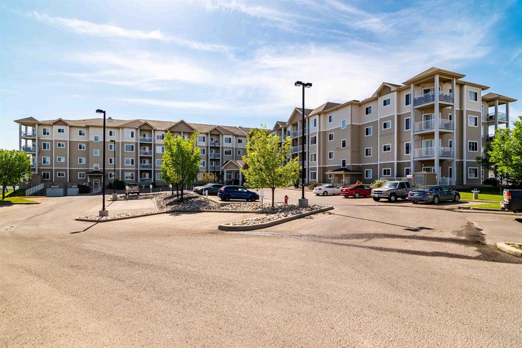 Fourth View of 210, 194 Sunrise Circle SW, SW Southridge, Medicine Hat, Alberta, T1B 4P4