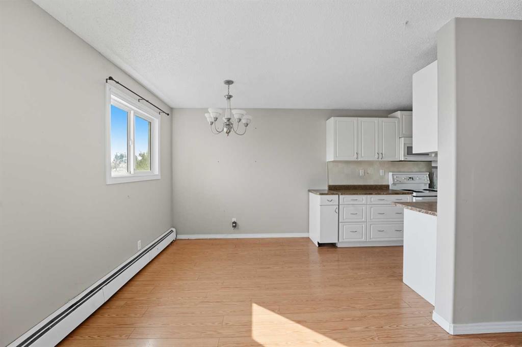 Fifth View of 205, 25 Robinson Avenue , Park Place, Penhold, Alberta, T0M 1R0