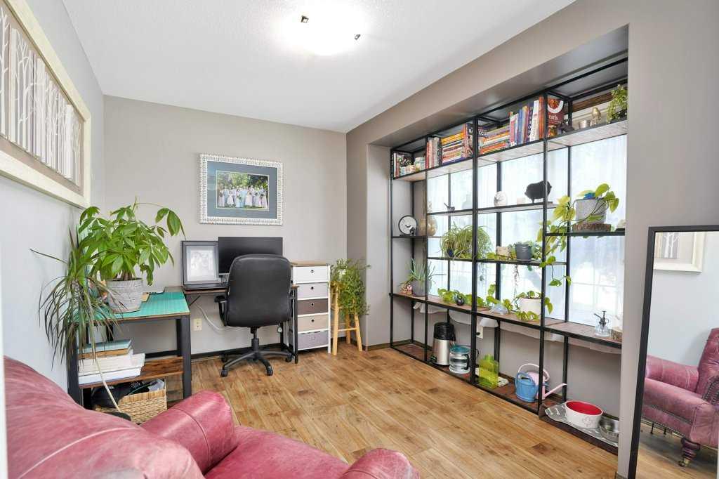 Fifth View of 136 Oswald Close , Oriole Park West, Red Deer, Alberta, T4P 0C1