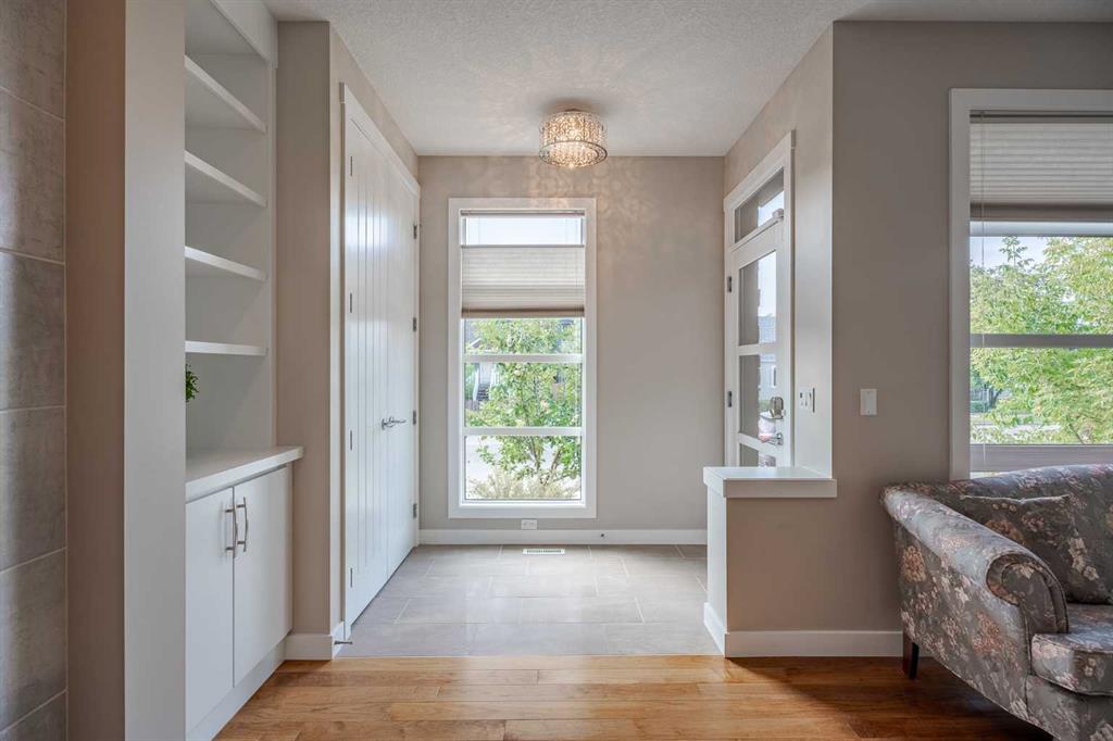 Fourth View of 2212 5 Avenue NW, West Hillhurst, Calgary, Alberta, T2N 0S7