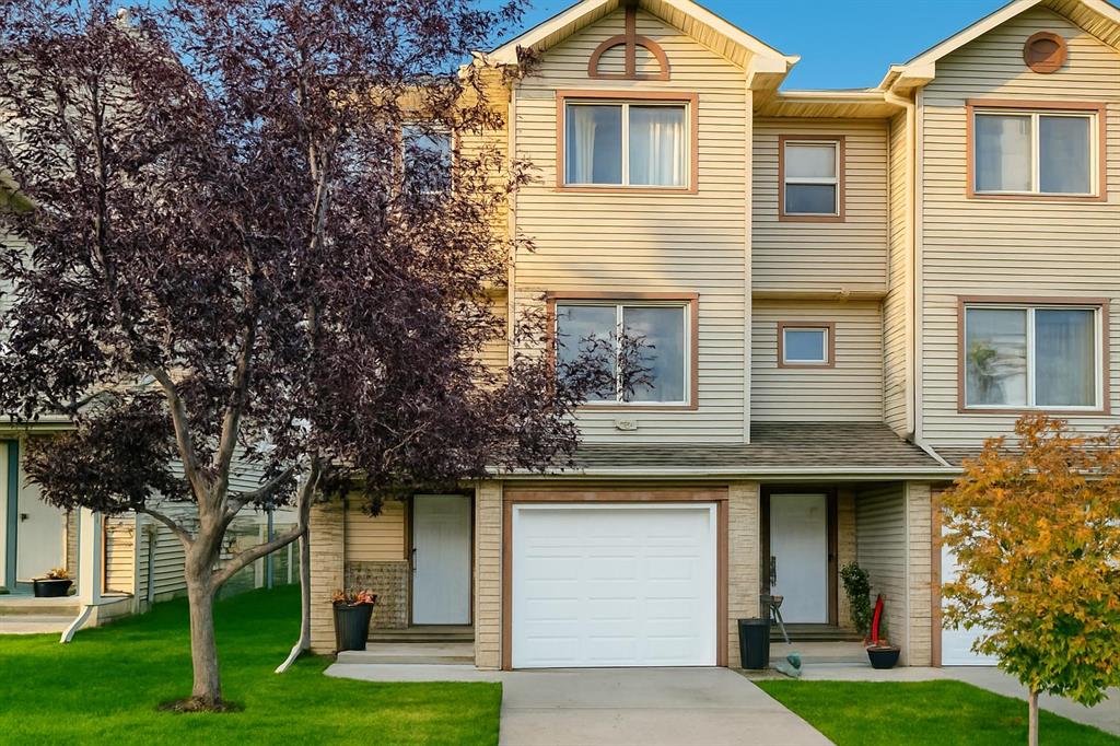 14 DOVER Mews SE, A2257056, Alberta,