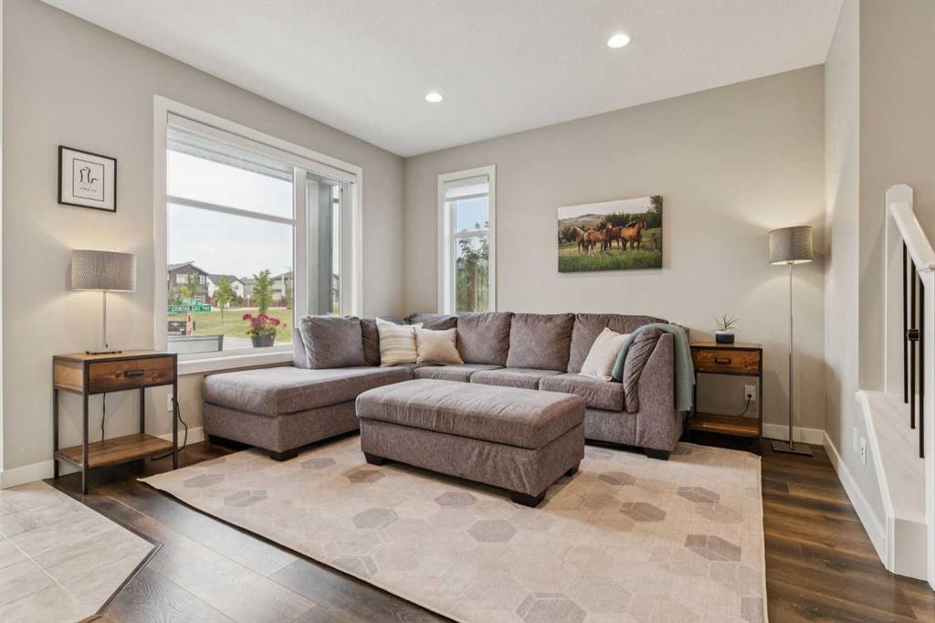 Fifth View of 280 Chinook Gate Park SW, Chinook Gate, Airdrie, Alberta, T3B 4V3