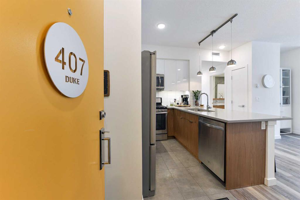 Third View of 407, 120 18 Avenue SW, Mission, Calgary, Alberta, T2S 3H5
