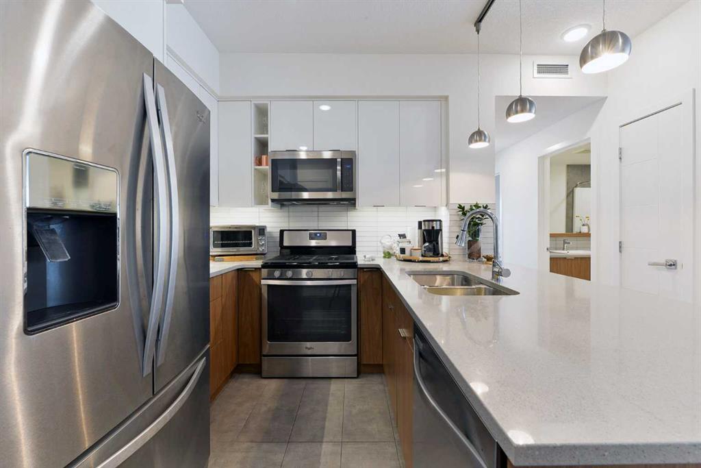Fourth View of 407, 120 18 Avenue SW, Mission, Calgary, Alberta, T2S 3H5
