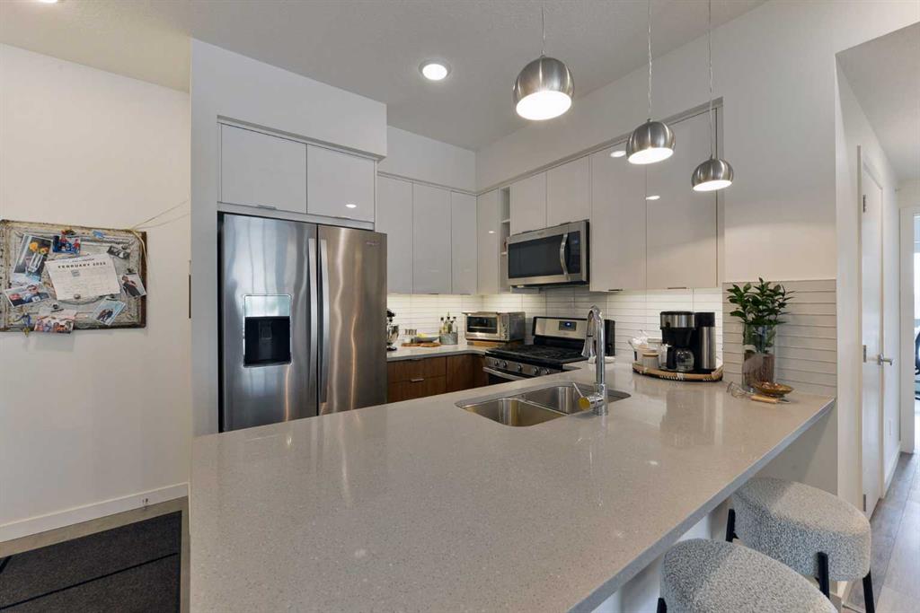 Fifth View of 407, 120 18 Avenue SW, Mission, Calgary, Alberta, T2S 3H5