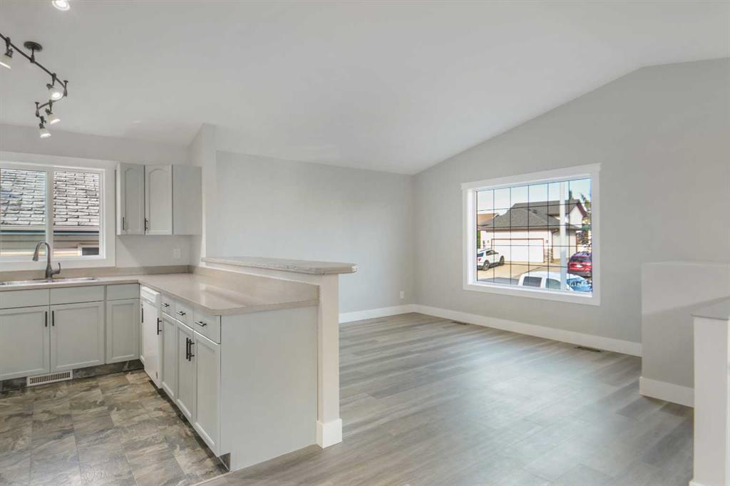 Fifth View of 12420 98 Street , Scenic Ridge, Grande Prairie, Alberta, T8V 7K7