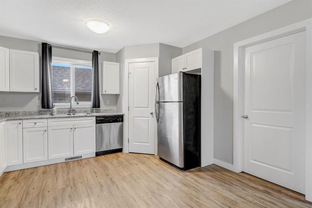 Fifth View of 9613 113 Avenue , NONE, Clairmont, Alberta, T8X 5C5