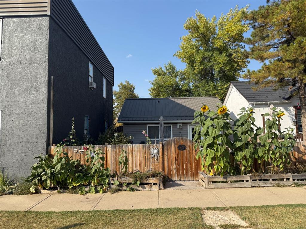 Second View of 690 3 Avenue W  , Downtown, Drumheller, Alberta, T0J0Y3