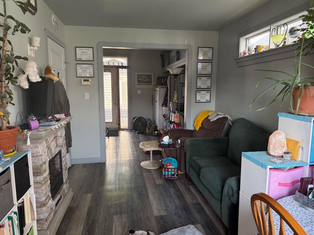 Third View of 690 3 Avenue W  , Downtown, Drumheller, Alberta, T0J0Y3