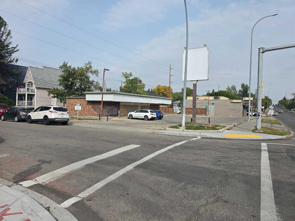 Third View of 2903 Centre Street NW, Tuxedo Park, Calgary, Alberta, T2E2V9